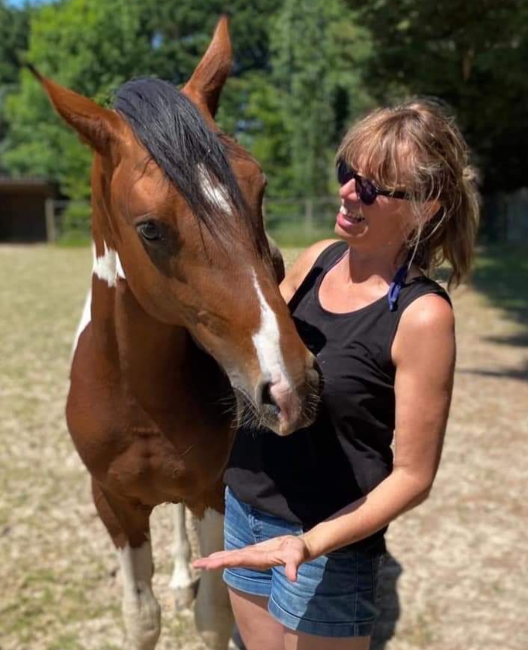 photo de isabelle blondelle avec un cheval